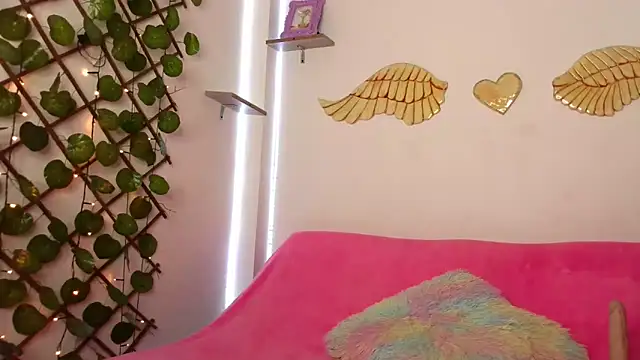littleayshel online show from 09-19-25, 01:37
