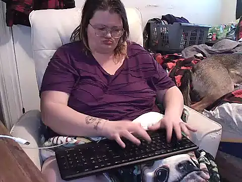 Snapshot of wild_hot_mess chatting on 02-16-25, 09:38 wild hot mess online show from 02-16-25, 09:38