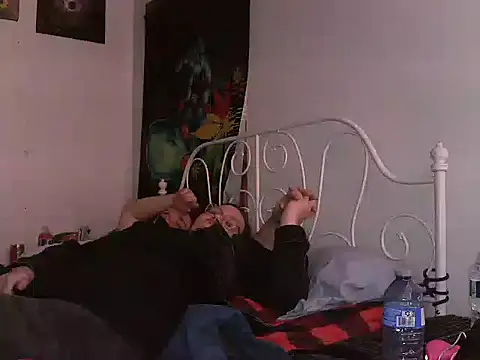 Snapshot of wild_hot_mess chatting on 02-02-25, 03:43 wild hot mess online show from 02-02-25, 03:43