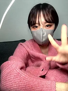 Snapshot of -x_MIU_x chatting on 01-13-26, 10:08 -x MIU x online show from 01-13-26, 10:08