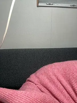 Snapshot of -x_MIU_x chatting on 02-05-26, 10:11 -x MIU x online show from 02-05-26, 10:11