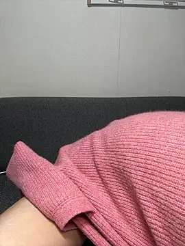 Snapshot of -x_MIU_x chatting on 02-24-26, 10:16 -x MIU x online show from 02-24-26, 10:16