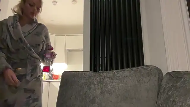 Snapshot of Leylah_Linda chatting on 02-27-26, 09:14 Leylah Linda online show from 02-27-26, 09:14