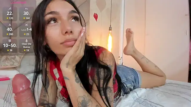Snapshot of Mollymoon1 chatting on 02-15-25, 11:58 Mollymoon1 online show from 02-15-25, 11:58