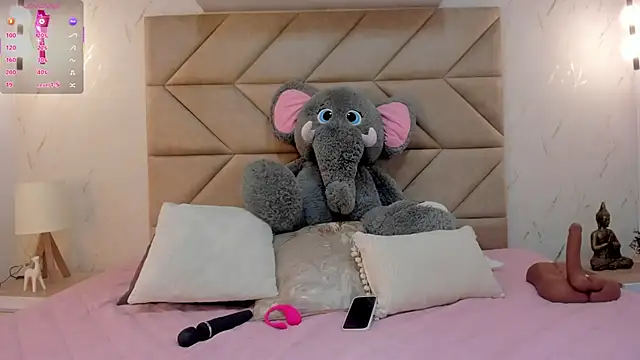 Mollymoon1 online show from 11-21-25, 08:30