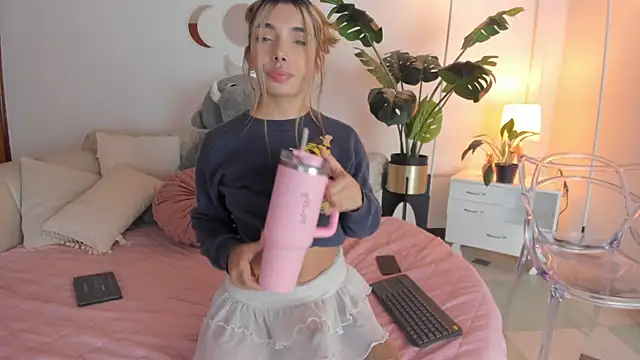 Mollymoon1 online show from 02-12-26, 07:46