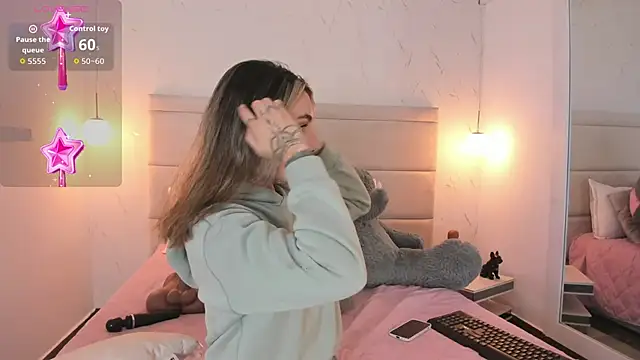 Mollymoon1 online show from 12-01-25, 08:10