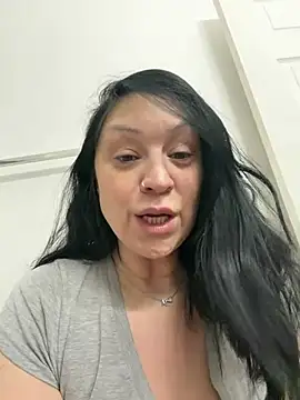 Snapshot of AlyssiaAmoreXO chatting on 06-24-26, 05:33 AlyssiaAmoreXO online show from 06-24-26, 05:33