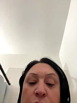 AlyssiaAmoreXO online show from 10-18-25, 09:28