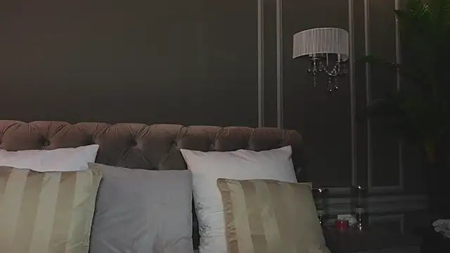 AnnieStylesx online show from 10-18-25, 03:30