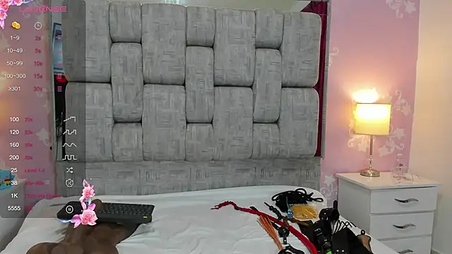 ValentinaThomas online show from 03-19-25, 08:00