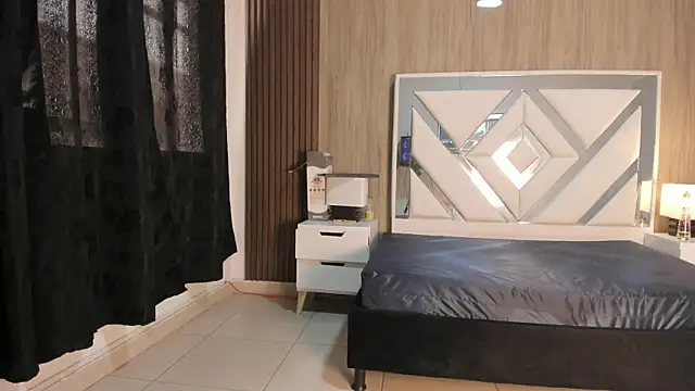 ValentinaThomas online show from 10-16-25, 06:27