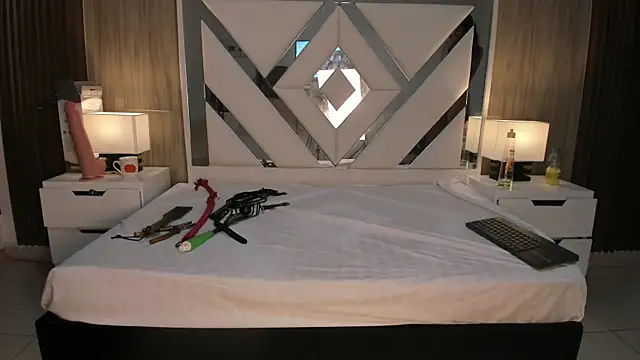 ValentinaThomas online show from 10-19-25, 07:16