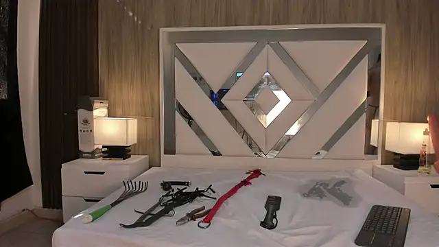 ValentinaThomas online show from 10-17-25, 07:26