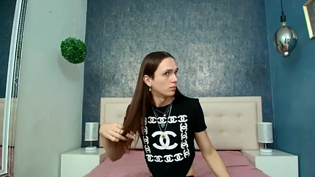 Snapshot of Celestial_Queen_ chatting on 10-14-25, 01:12 Celestial Queen online show from 10-14-25, 01:12
