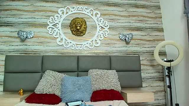 Snapshot of Celestial_Queen_ chatting on 09-22-25, 05:02 Celestial Queen online show from 09-22-25, 05:02