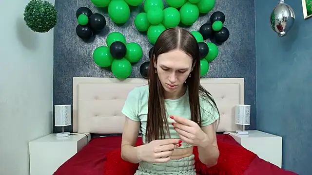 Snapshot of Celestial_Queen_ chatting on 03-18-26, 01:46 Celestial Queen online show from 03-18-26, 01:46