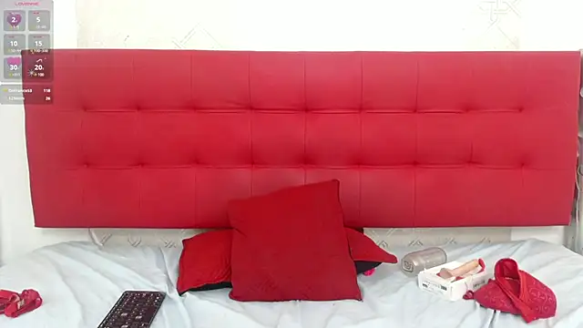 Snapshot of Celestial_Queen_ chatting on 02-26-25, 04:05 Celestial Queen online show from 02-26-25, 04:05