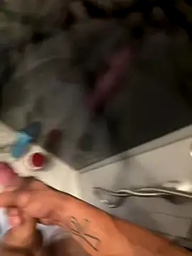 lescro95  online show from 09-21-25, 07:24