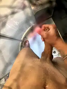 lescro95  online show from 10-08-25, 01:01