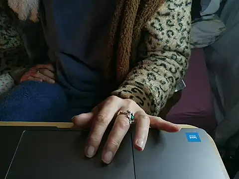 VeneRed online show from 03-27-26, 09:54