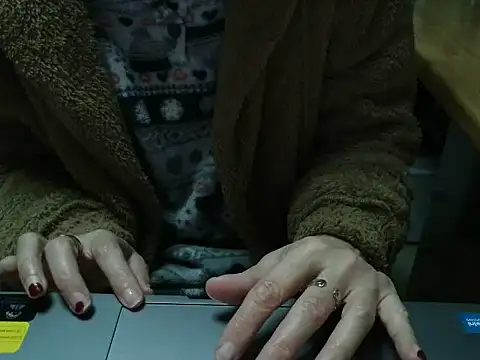 VeneRed online show from 02-10-26, 04:39