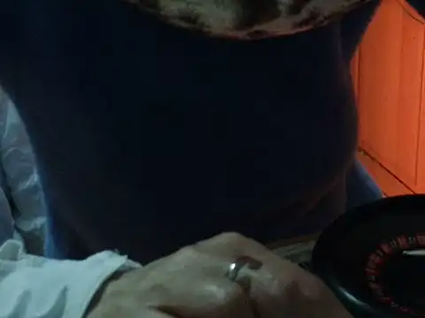 VeneRed online show from 11-16-25, 05:01