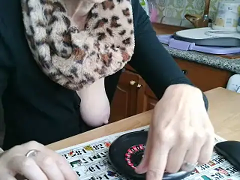 VeneRed online show from 11-02-25, 08:41