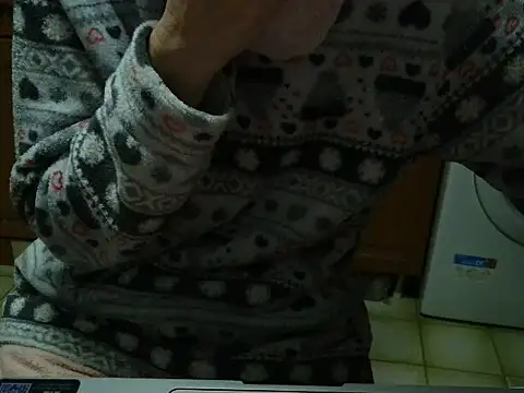 VeneRed online show from 02-08-26, 05:21