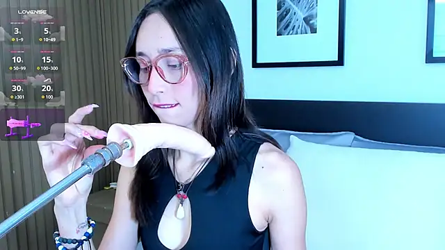 doll bella  online show from 02-01-26, 07:45