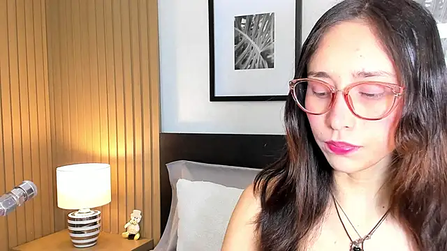 doll bella  online show from 03-31-26, 07:38