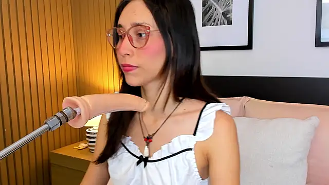 doll bella  online show from 03-29-26, 07:59