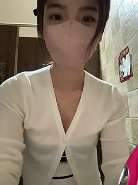 Snapshot of GouGou-111 chatting on 05-09-26, 12:19 GouGou-111 online show from 05-09-26, 12:19