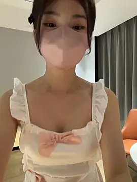 Snapshot of GouGou-111 chatting on 05-25-26, 02:27 GouGou-111 online show from 05-25-26, 02:27
