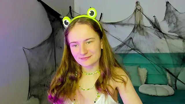 L1ittle kitty  online show from 10-27-25, 06:36