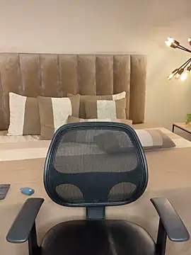 Alisha-Bond online show from 03-04-25, 02:17