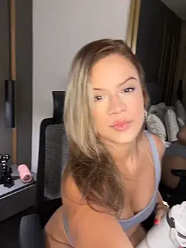 Alisha-Bond online show from 06-16-26, 09:59