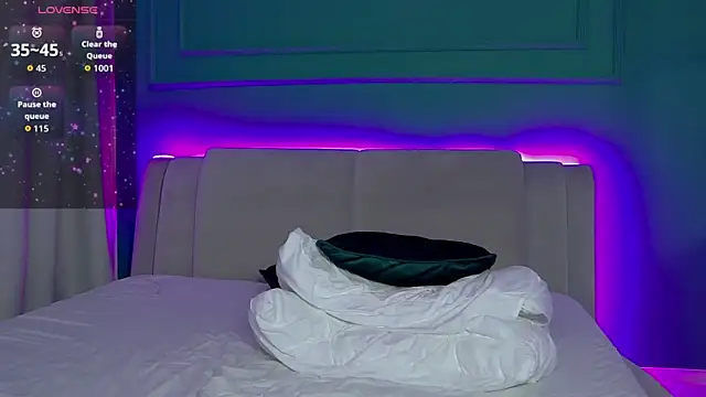 AllisonSky online show from 04-14-26, 03:22