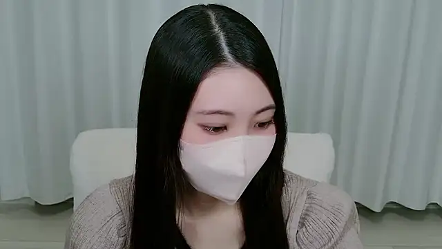 Snapshot of yuki_room chatting on 10-05-25, 01:02 yuki room online show from 10-05-25, 01:02