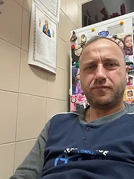 Snapshot of Lecatore80 chatting on 02-21-26, 07:21 Lecatore80 online show from 02-21-26, 07:21