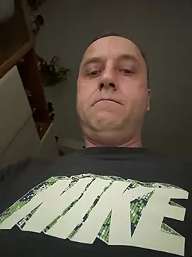 Snapshot of Lecatore80 chatting on 01-17-26, 02:20 Lecatore80 online show from 01-17-26, 02:20