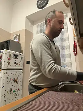 Snapshot of Lecatore80 chatting on 02-06-26, 06:42 Lecatore80 online show from 02-06-26, 06:42