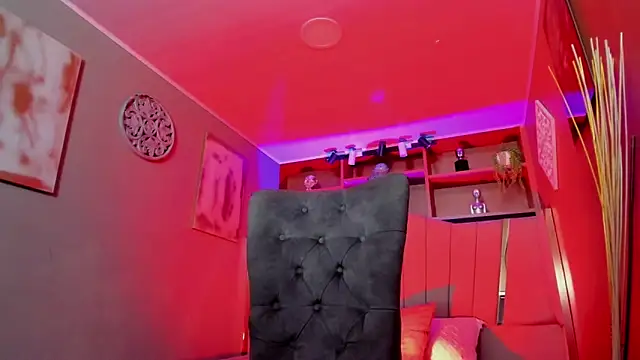 Lucy Williiams online show from 11-29-25, 11:21