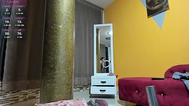 Snapshot of valeria_hurtado chatting on 10-07-25, 02:12 valeria hurtado online show from 10-07-25, 02:12