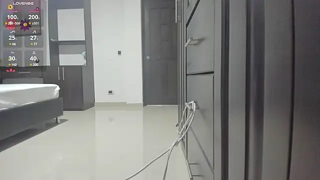 Snapshot of valeria_hurtado chatting on 02-28-25, 03:15 valeria hurtado online show from 02-28-25, 03:15