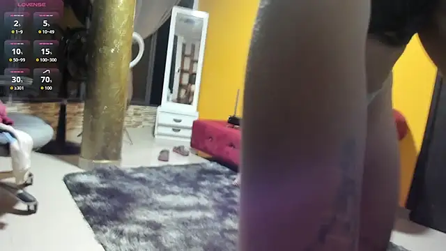 Snapshot of valeria_hurtado chatting on 10-25-25, 03:06 valeria hurtado online show from 10-25-25, 03:06