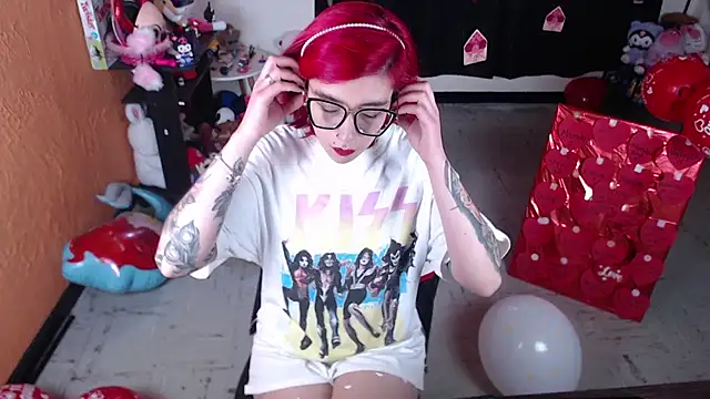 Snapshot of MissMiia2 chatting on 02-20-25, 04:14 MissMiia2 online show from 02-20-25, 04:14