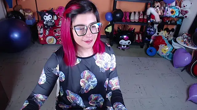 Snapshot of MissMiia2 chatting on 09-16-25, 03:02 MissMiia2 online show from 09-16-25, 03:02