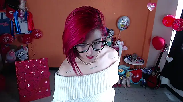 Snapshot of MissMiia2 chatting on 02-25-25, 04:57 MissMiia2 online show from 02-25-25, 04:57