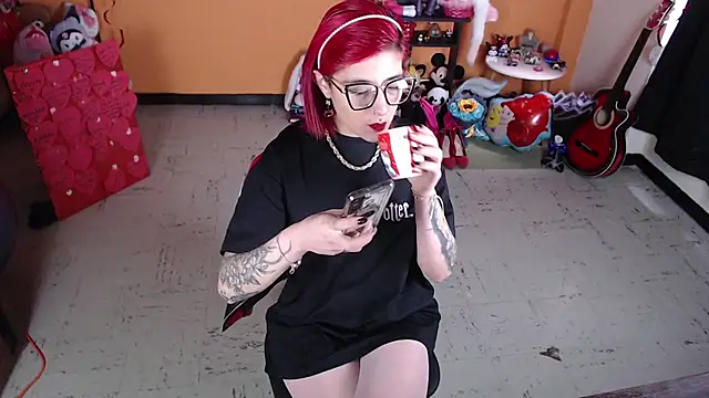 Snapshot of MissMiia2 chatting on 03-07-25, 12:56 MissMiia2 online show from 03-07-25, 12:56